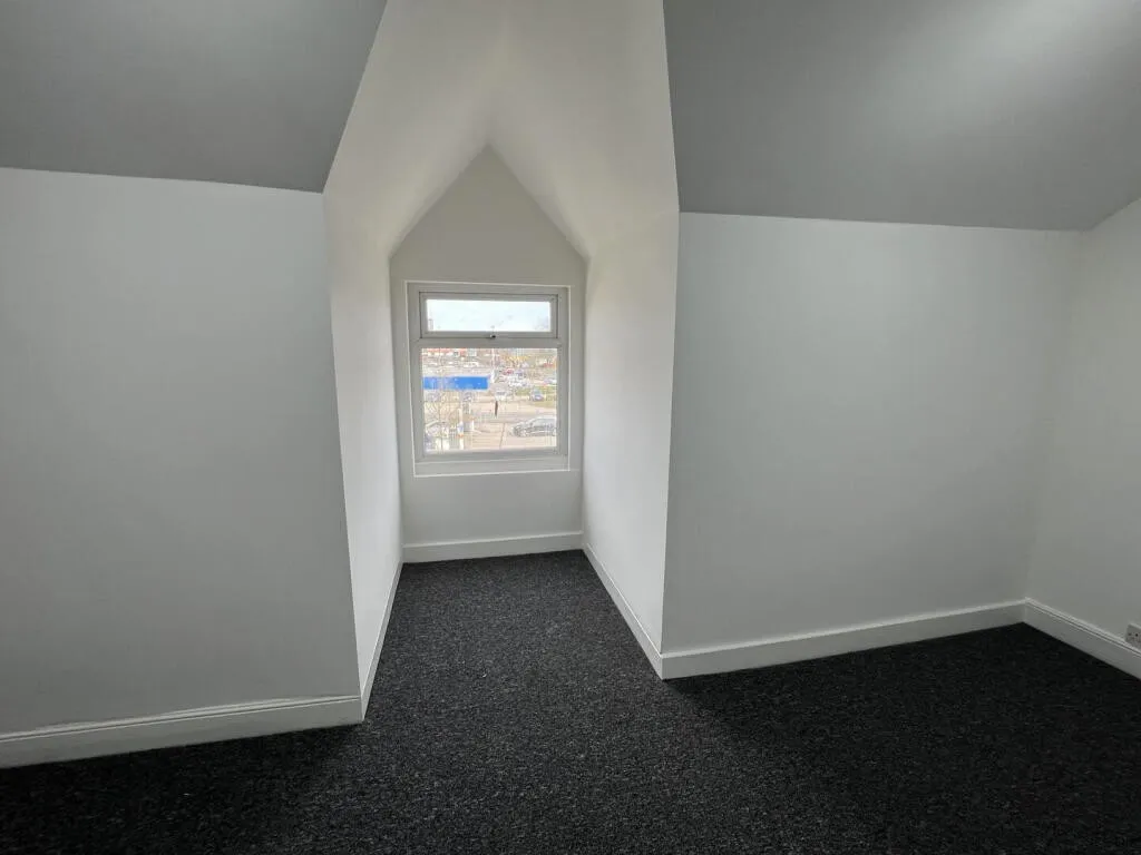 Hyde Road, M18, photo 16