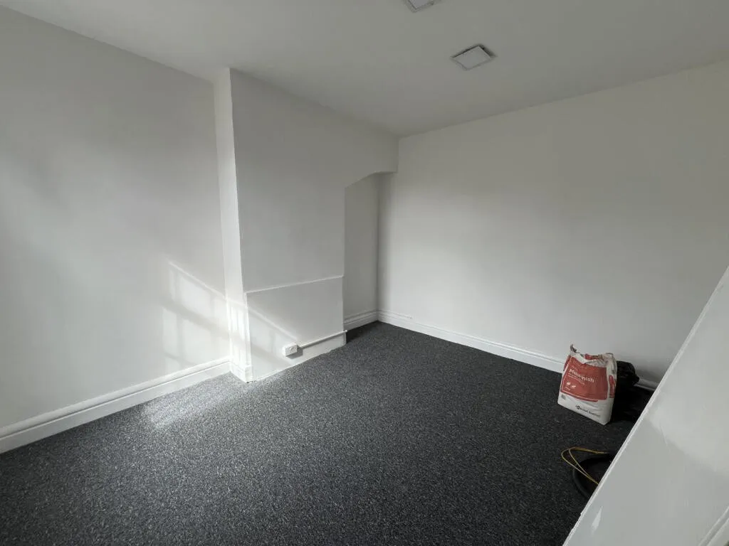 Hyde Road, M18, photo 10