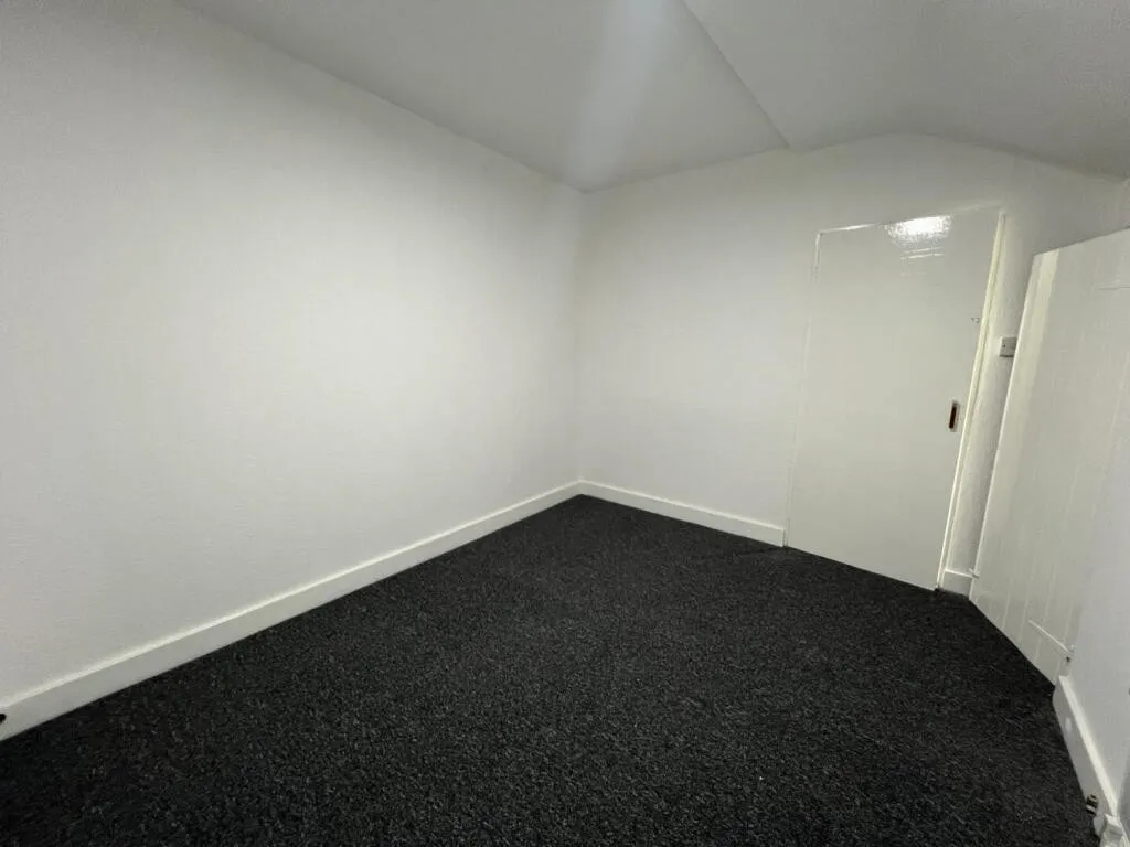 Hyde Road, M18, photo 8