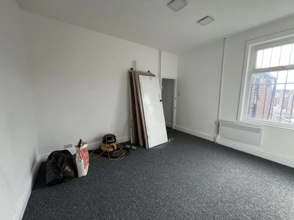Hyde Road, M18, photo 11