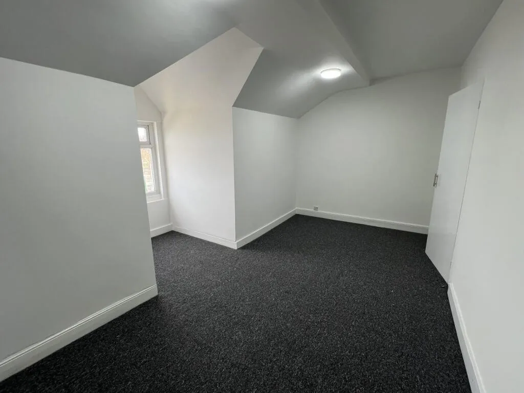 Hyde Road, M18, photo 15