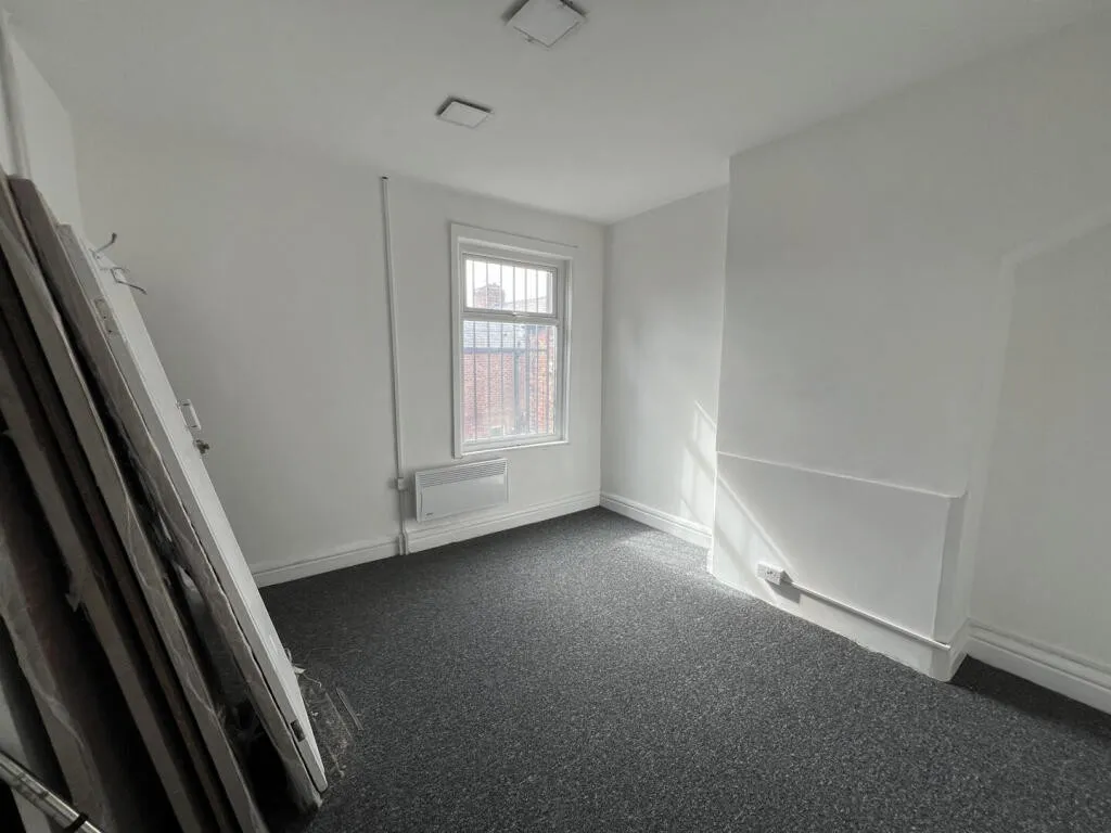 Hyde Road, M18, photo 12