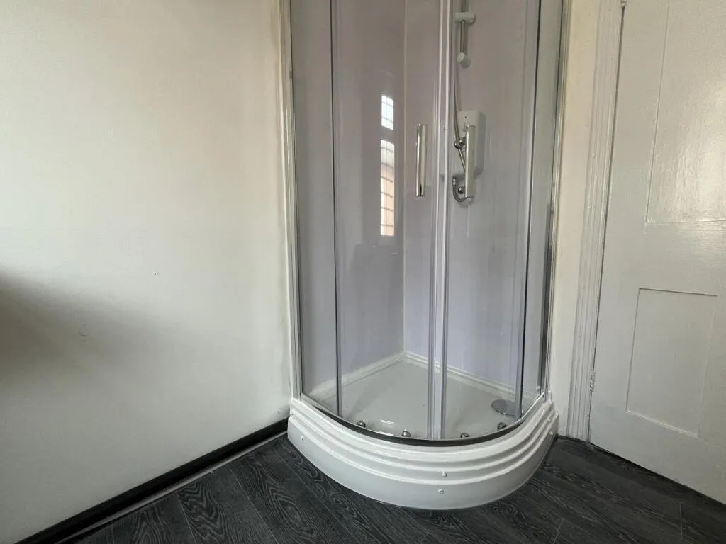 Hyde Road, M18, photo 7