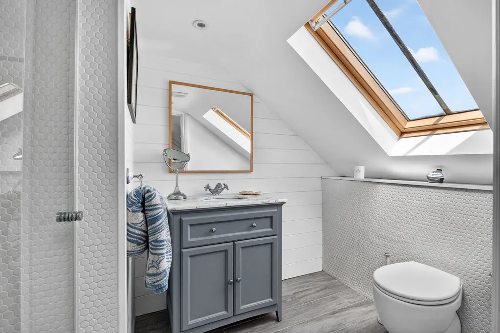 Halliford Road, Sunbury-On-Thames TW16 6DP, photo 19