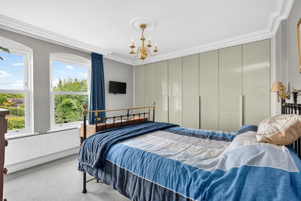 Halliford Road, Sunbury-On-Thames TW16 6DP, photo 14