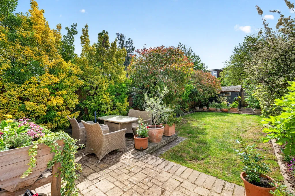 Halliford Road, Sunbury-On-Thames TW16 6DP, photo 5