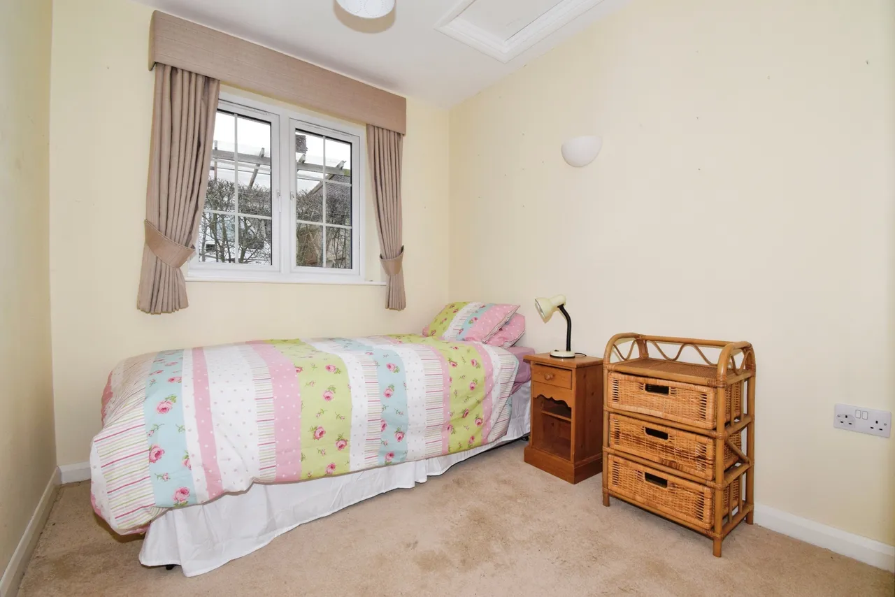 The Oval, Oadby, LE2, photo 10