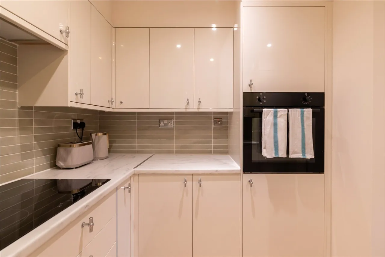 Millharbour, London, E14, photo 8