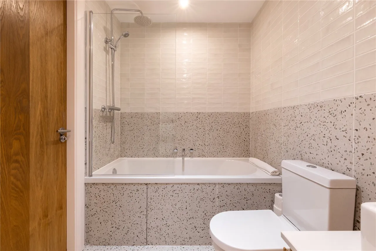 Millharbour, London, E14, photo 9