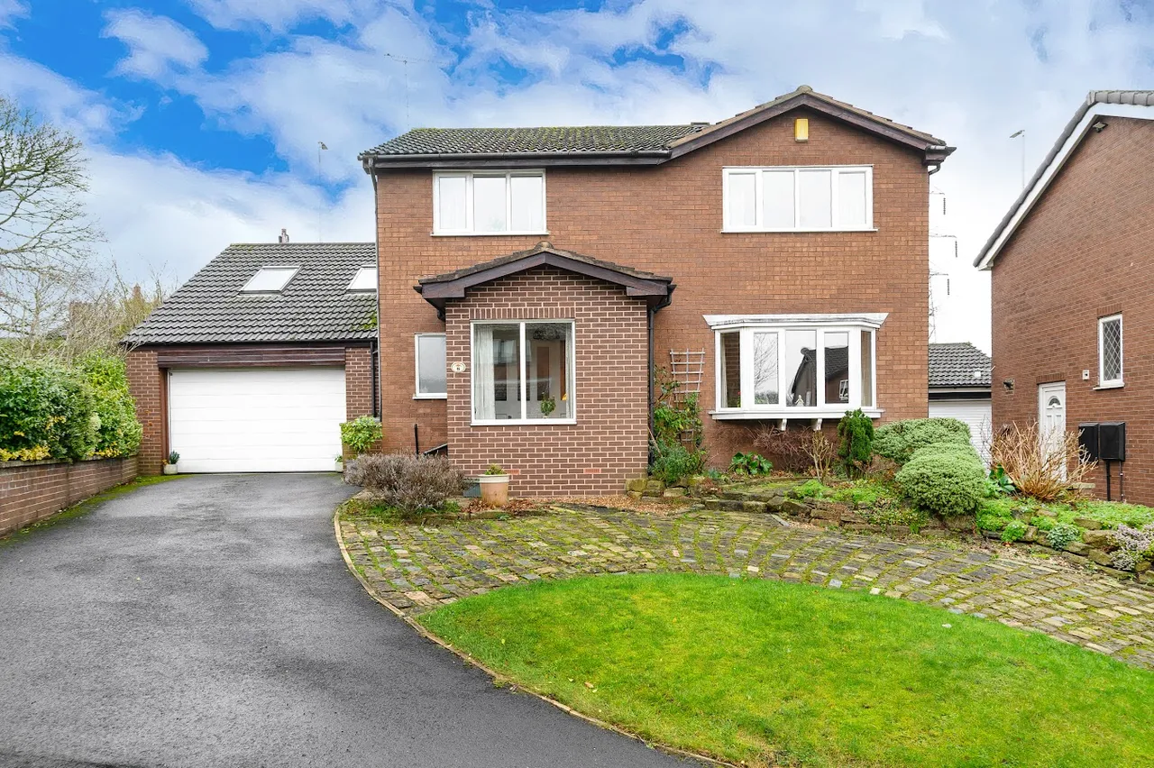 6 bed house for sale — Westwood Close, Leeds, LS27