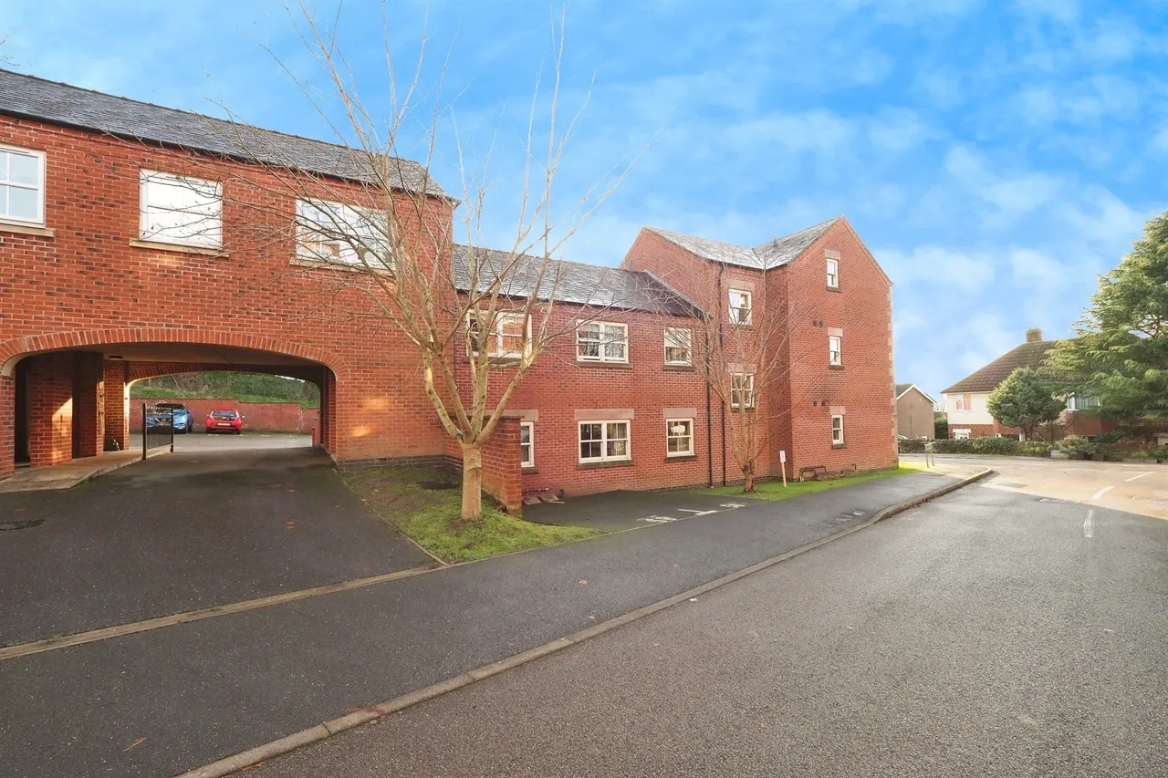 2 bed flat for sale, Jaeger Close, Belper, DE56