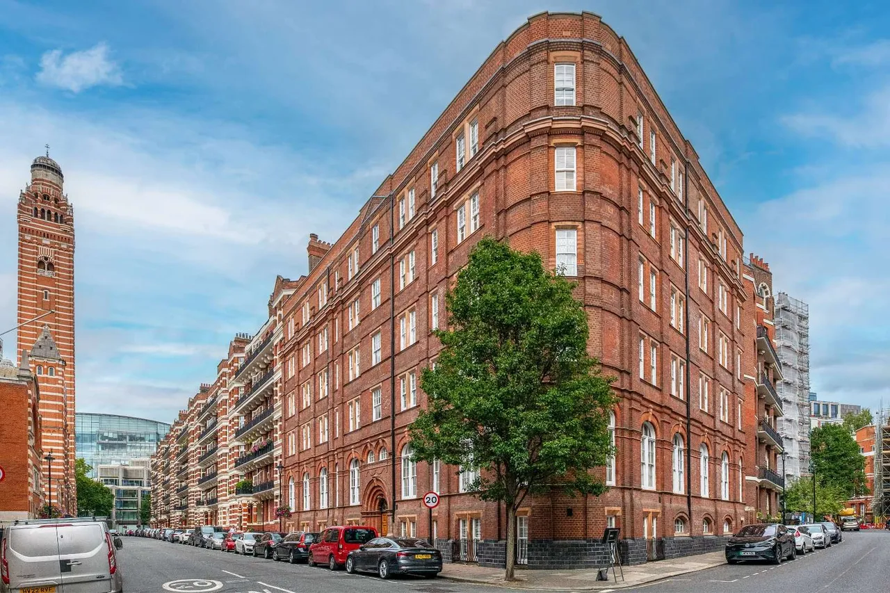 1 bed flat for sale — Ambrosden Avenue, London, SW1P 1QQ
