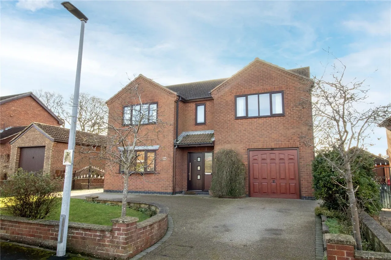 6 bed house for sale, Holme Drive, Burton-Upon-Stather, DN15