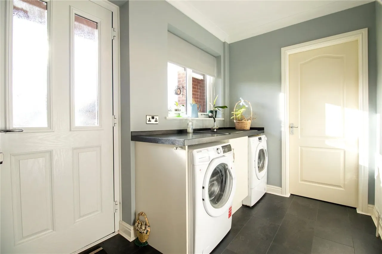 Holme Drive, Burton-Upon-Stather, DN15, photo 8