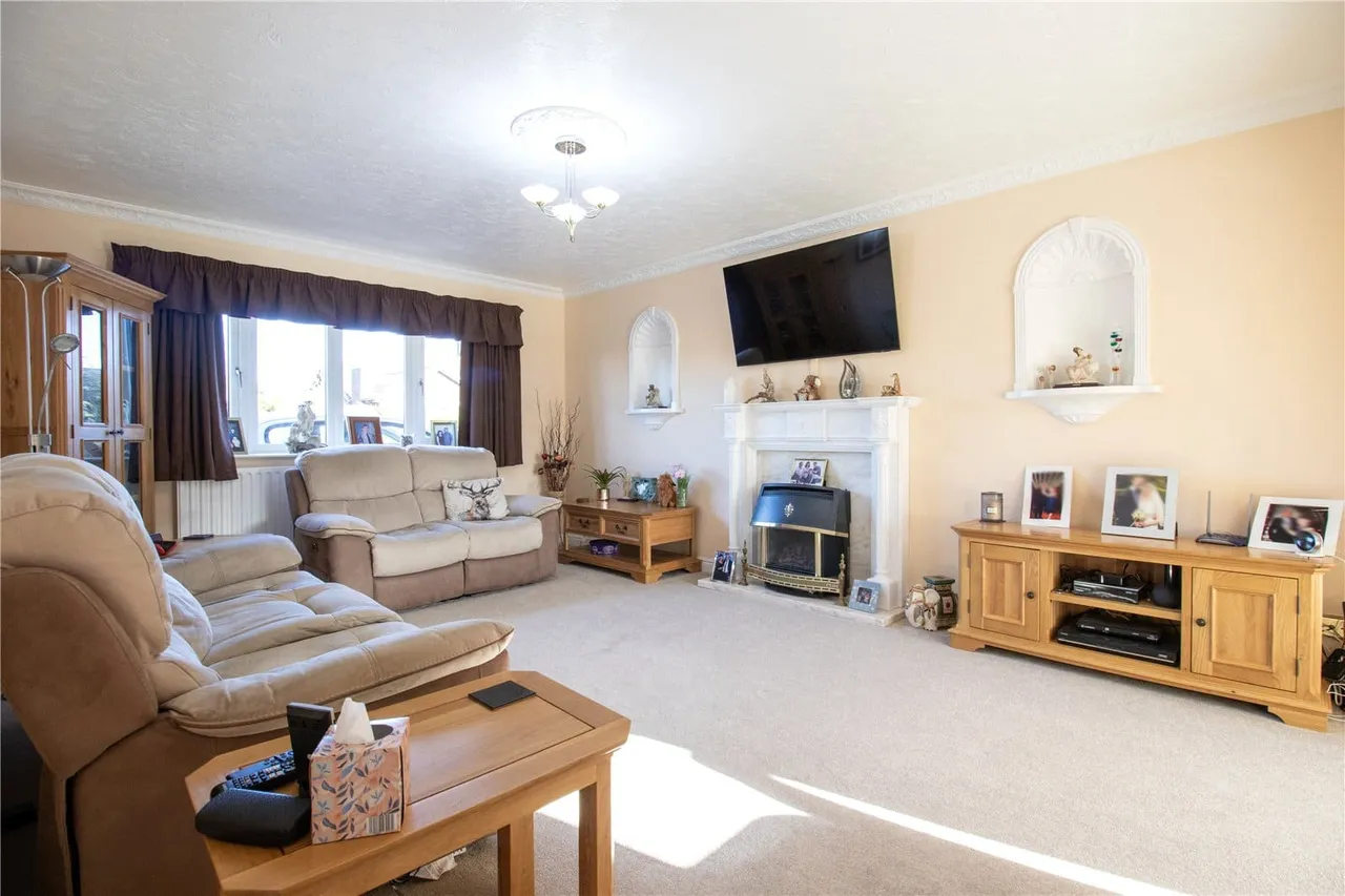 Holme Drive, Burton-Upon-Stather, DN15, photo 2