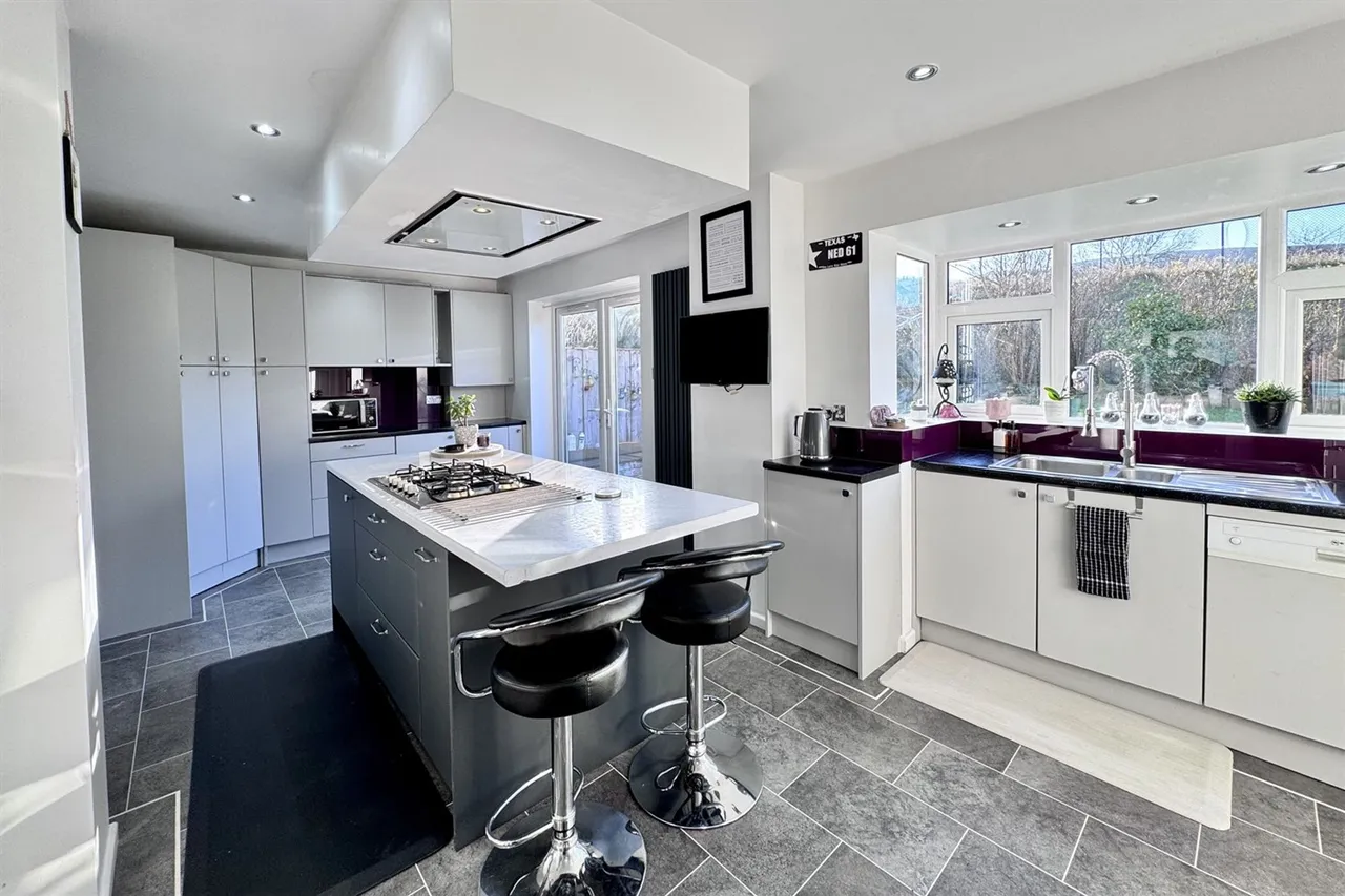 Bowland Road, Glossop, photo 2