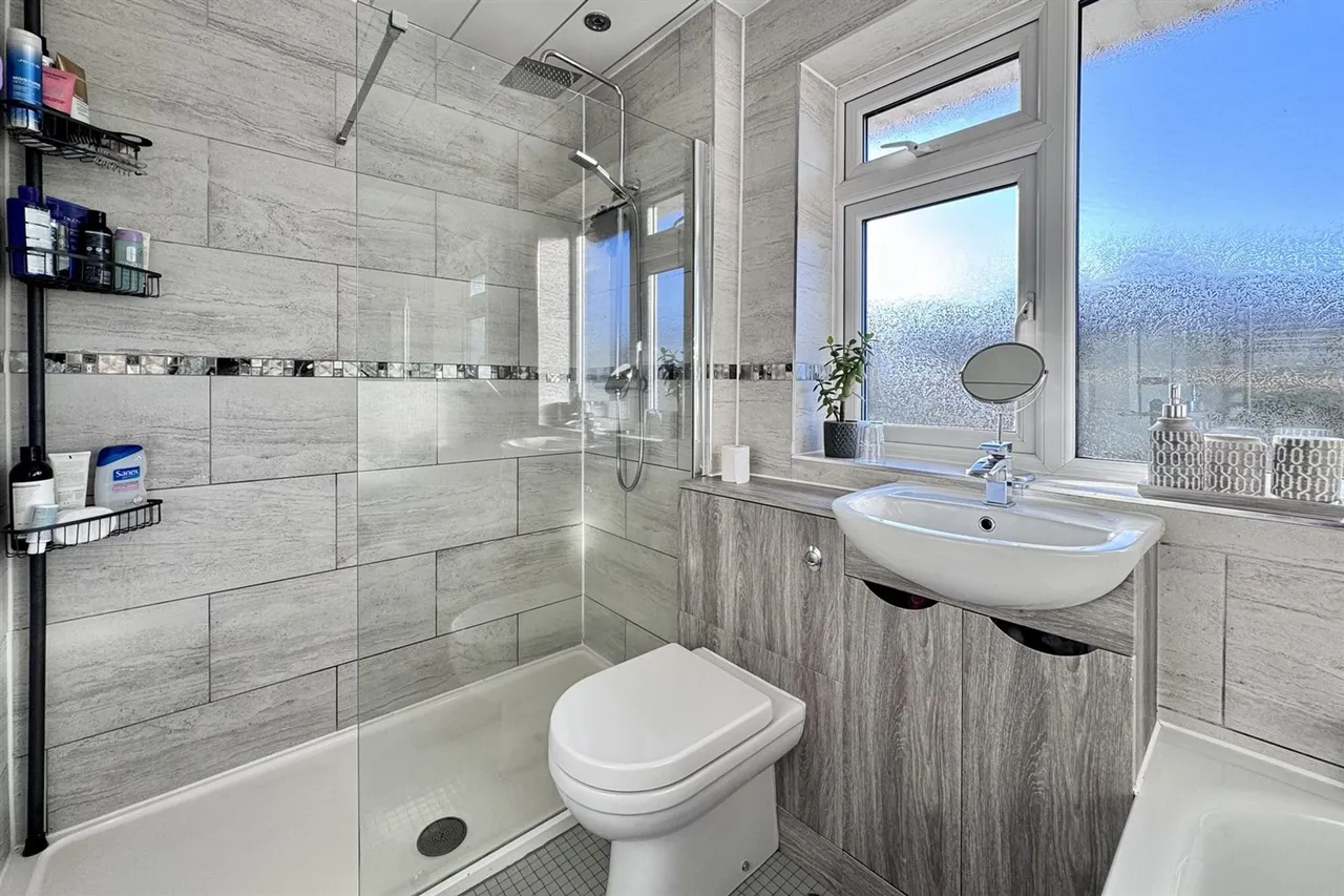 Bowland Road, Glossop, photo 19