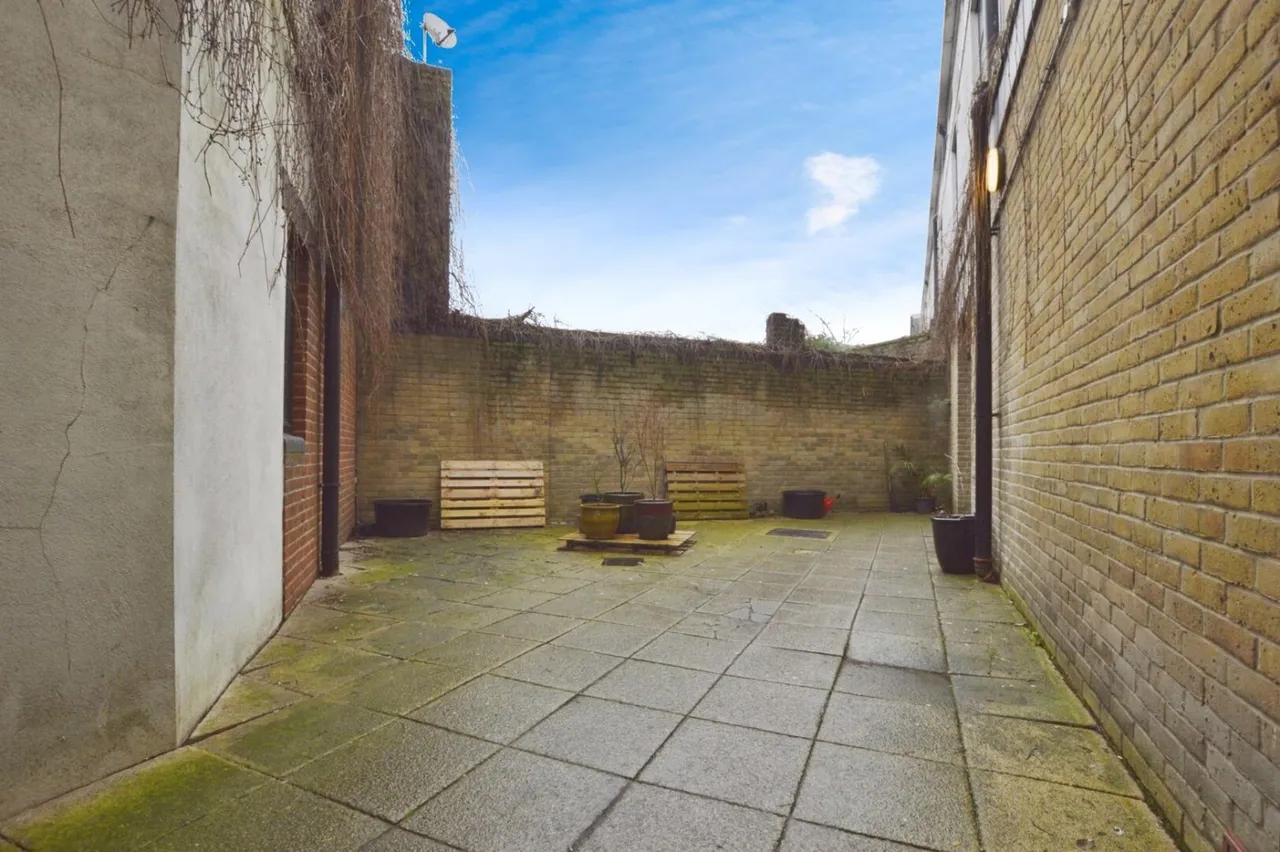 Jedburgh Road, London, E13, photo 17