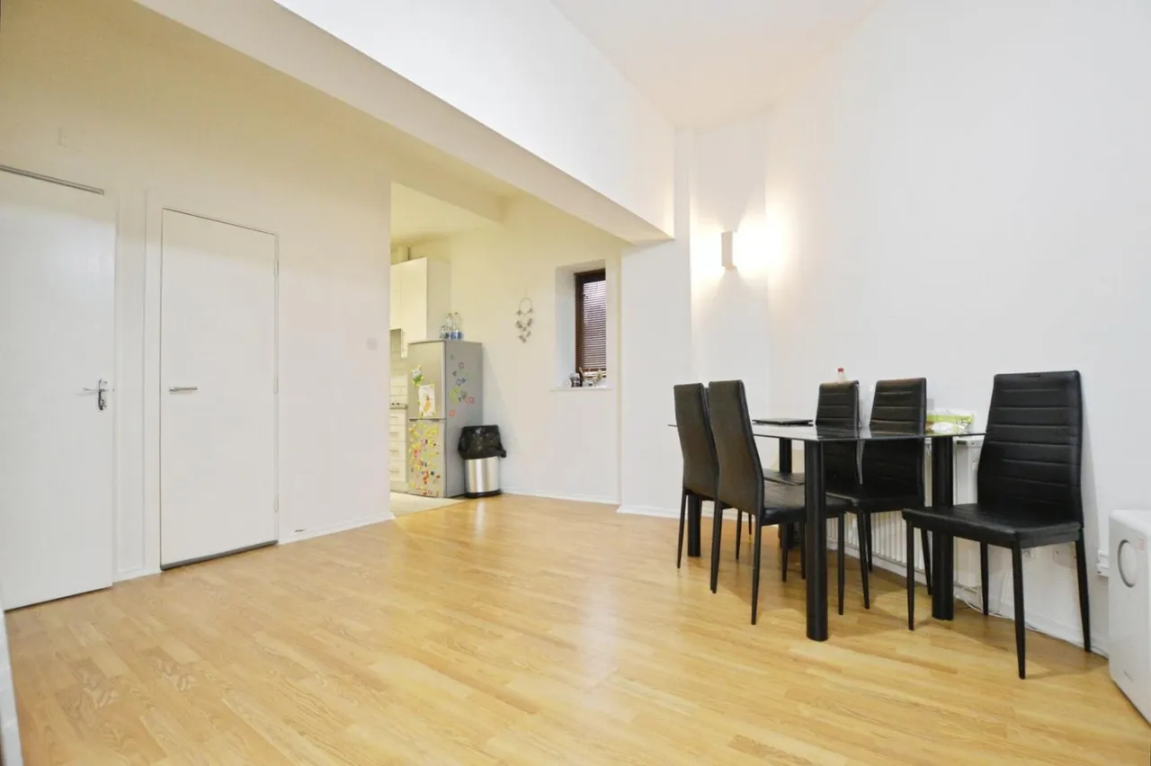 Jedburgh Road, London, E13, photo 5
