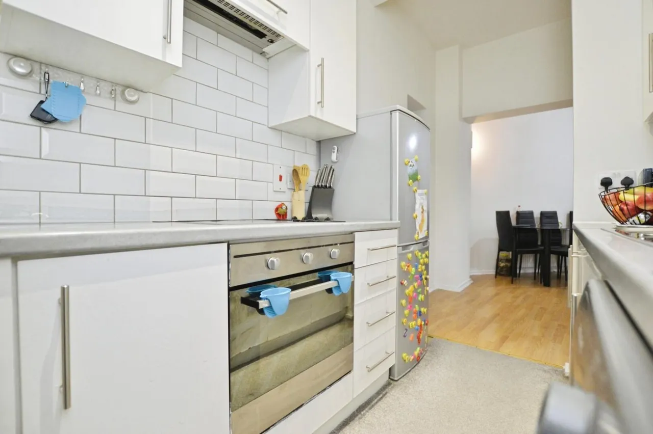 Jedburgh Road, London, E13, photo 8