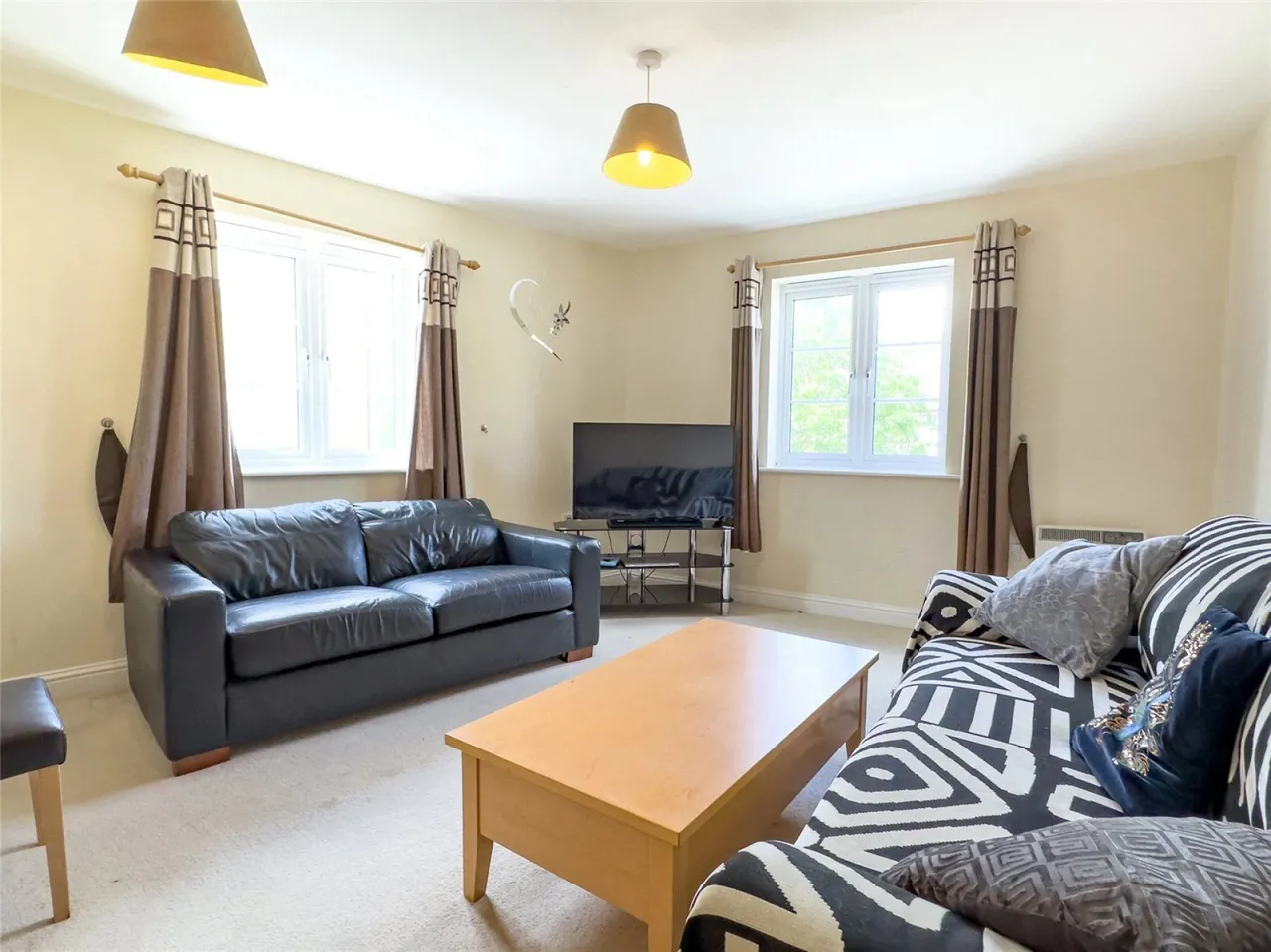 Harvest Grove, Witney, OX28, photo 3