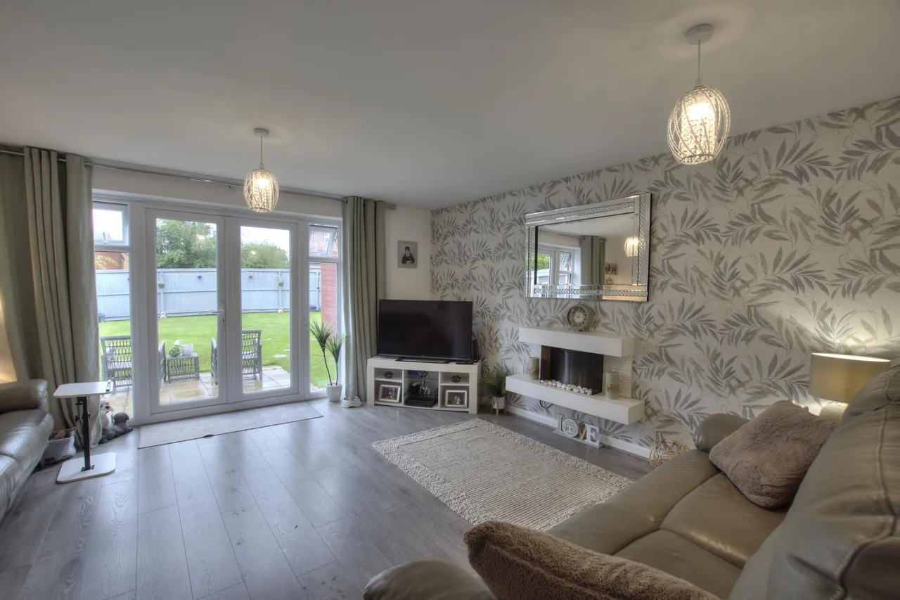 Liverpool Road, Widnes, WA8, photo 5