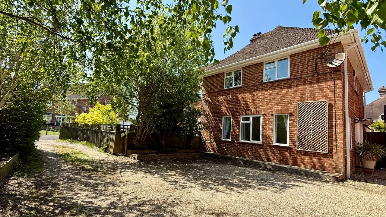 Auckland Avenue, Brockenhurst, SO42, photo 14