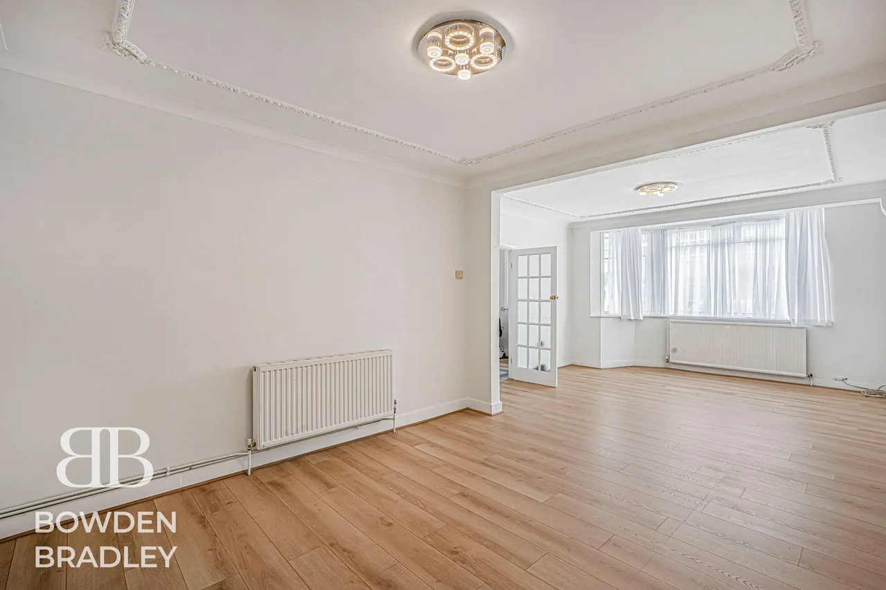 Ascot Close, Hainault, IG6, photo 10
