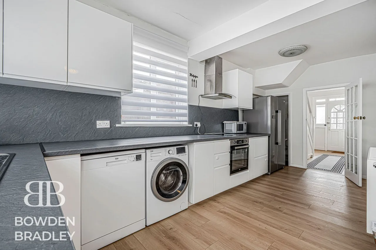 Ascot Close, Hainault, IG6, photo 9