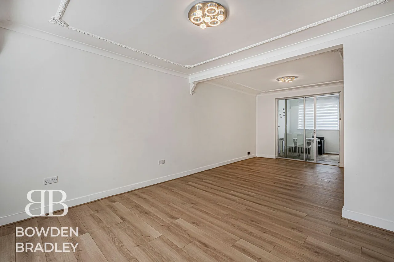 Ascot Close, Hainault, IG6, photo 12