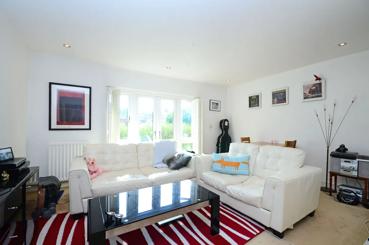 London, NW7, photo 2