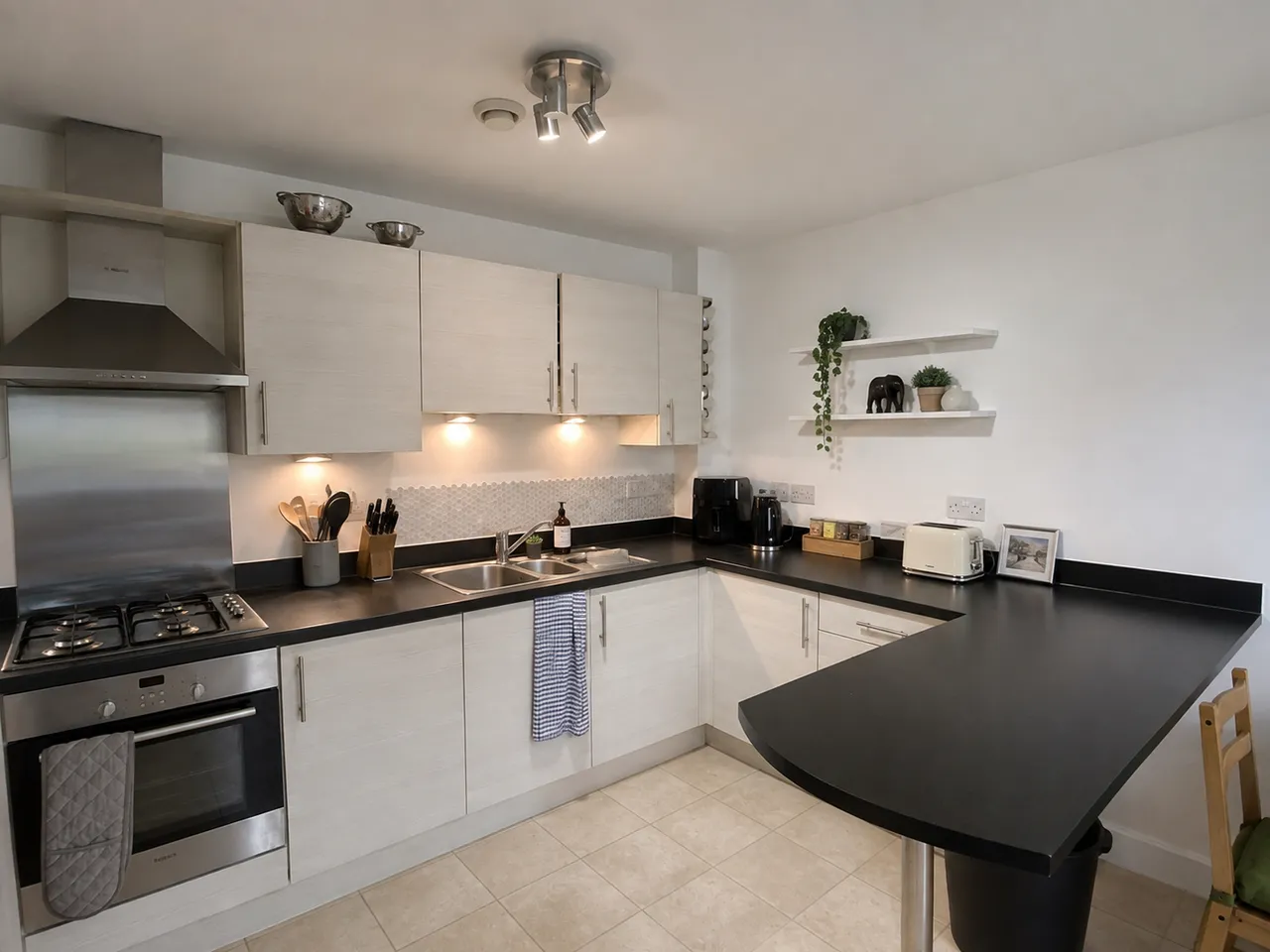 Dalmeny Way, EPSOM, photo 3