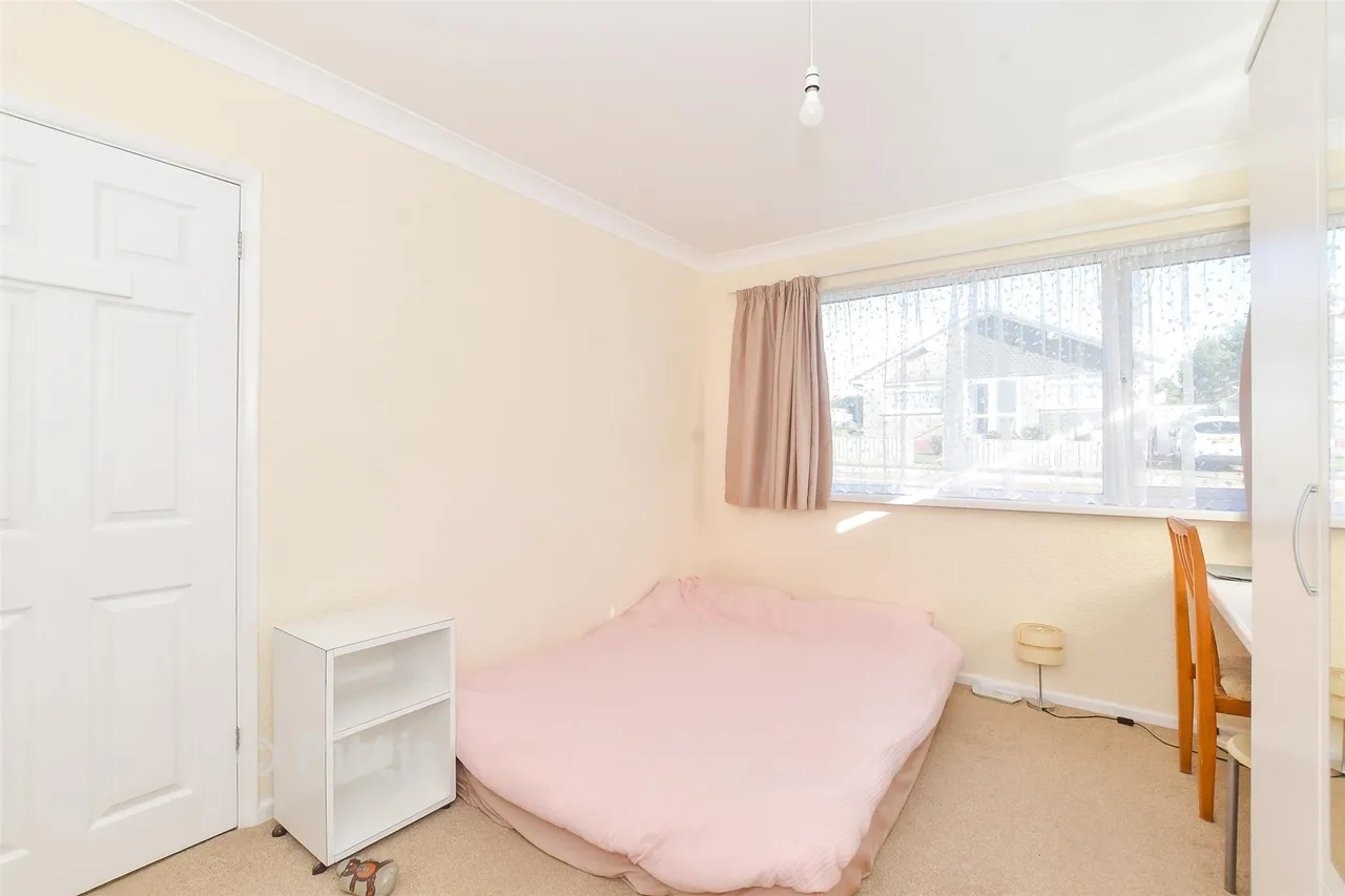 Clarendon Close, Brading, PO36, photo 7