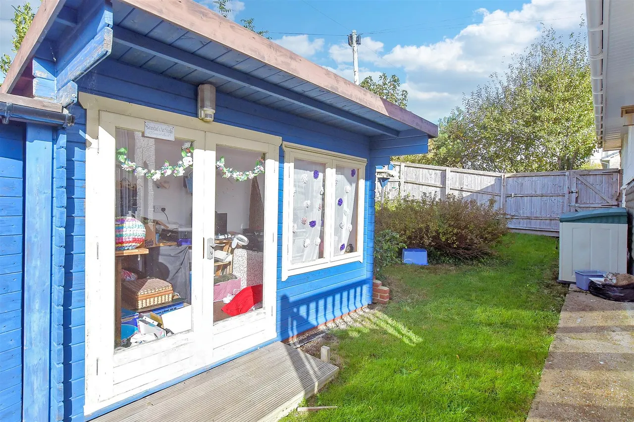 Clarendon Close, Brading, PO36, photo 12