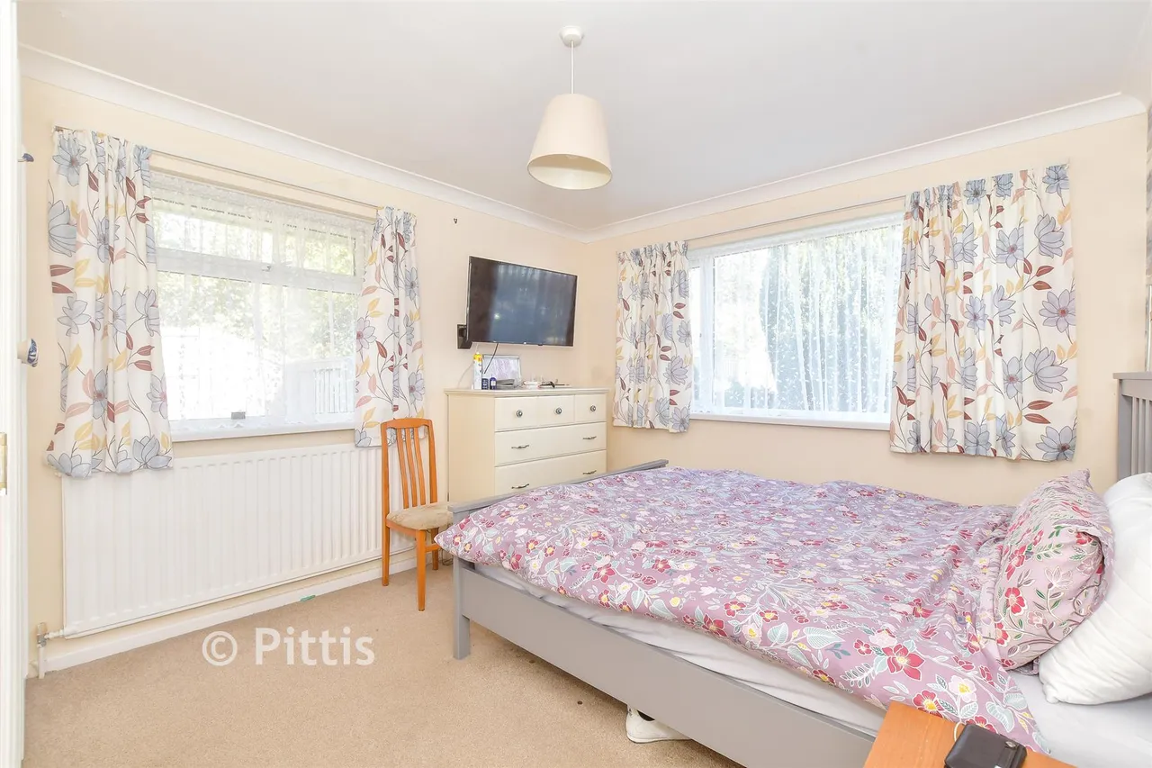Clarendon Close, Brading, PO36, photo 6