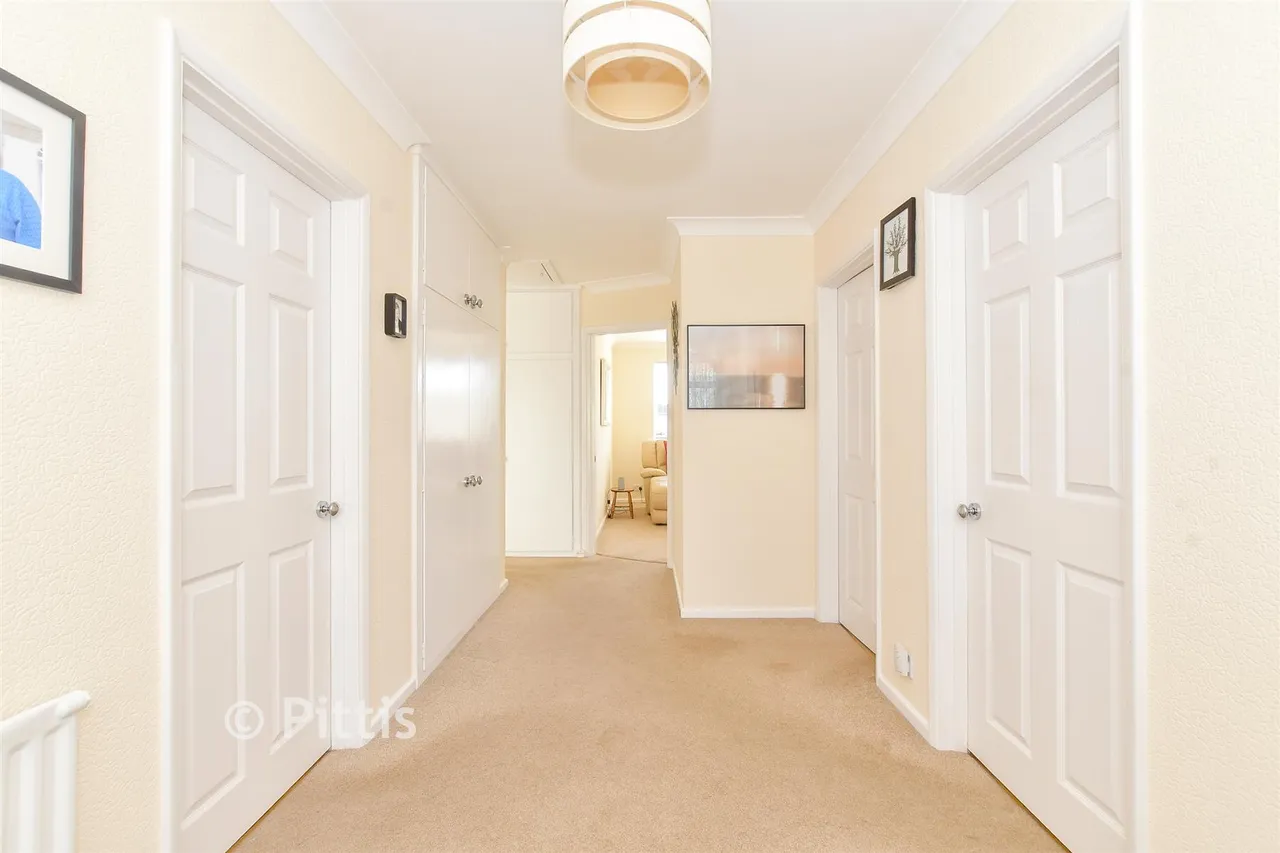 Clarendon Close, Brading, PO36, photo 9