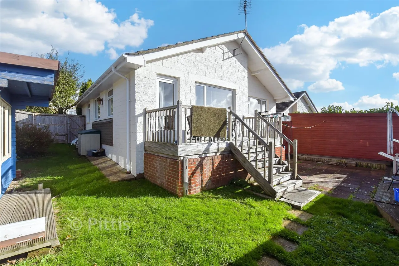 Clarendon Close, Brading, PO36, photo 14