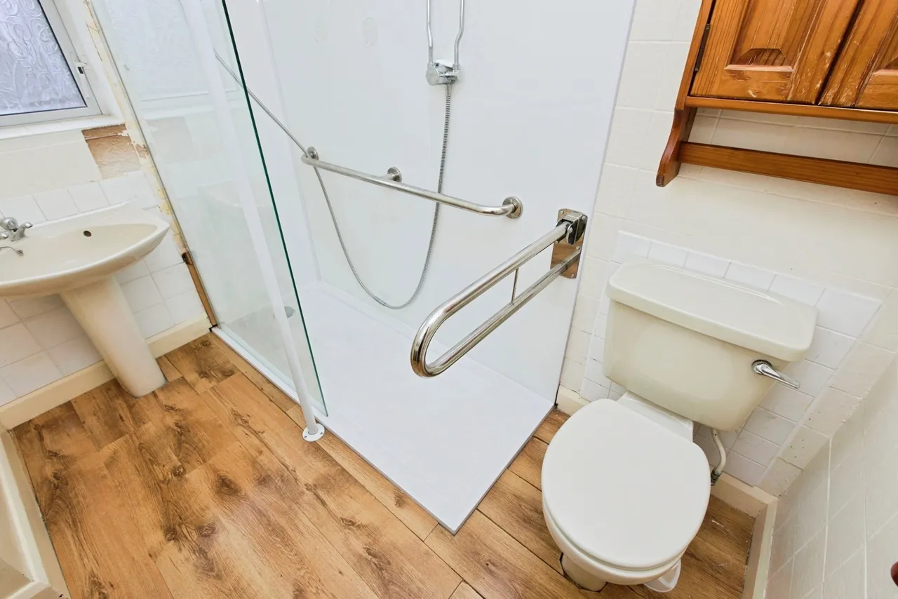 Trowell Grove, Long Eaton, NG10, photo 14