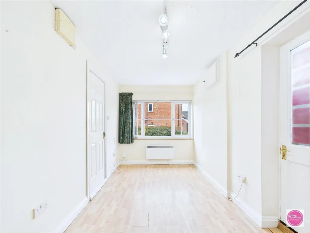 Home Farm Court, Castle Gresley, DE11, photo 7