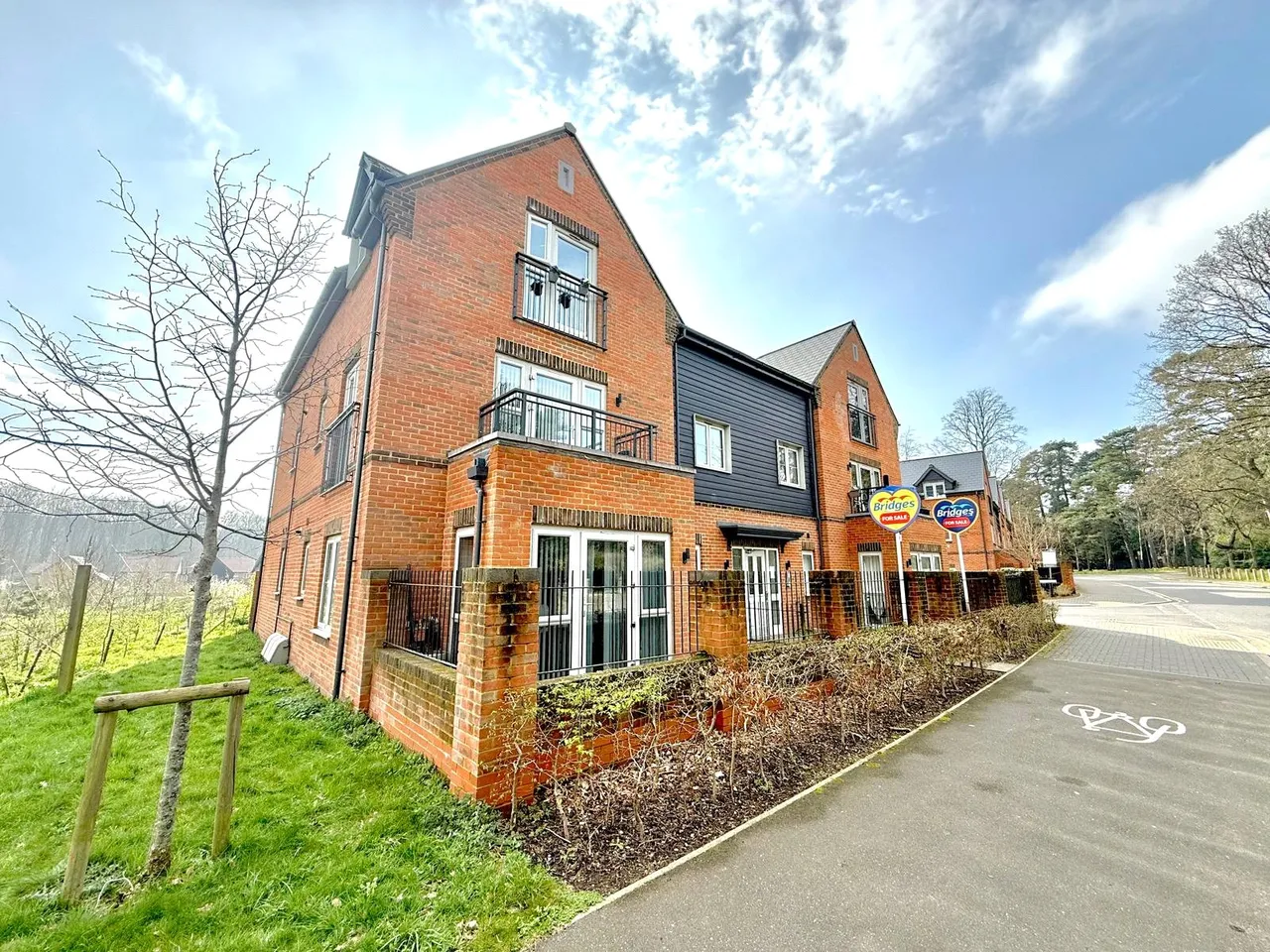 2 bed flat for sale — Brunswick Road, Deepcut, Camberley, Surrey, GU16 6FE