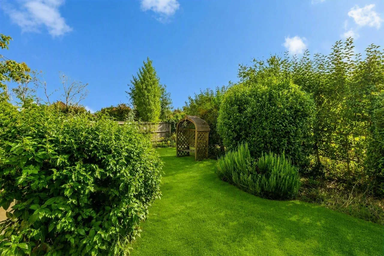 Bradenham Walk, Aylesbury, HP21, photo 12