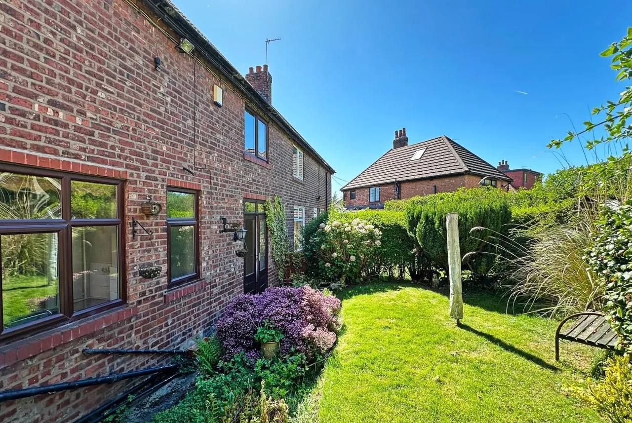 Tithebarn Road, Hale Barns, Cheshire WA15 0HW, photo 30