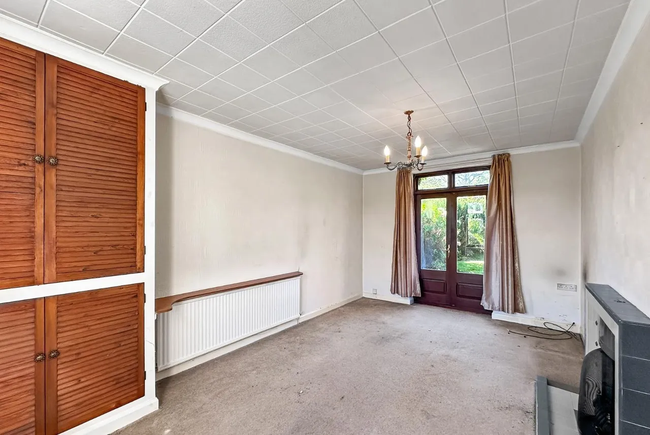 Tithebarn Road, Hale Barns, Cheshire WA15 0HW, photo 3
