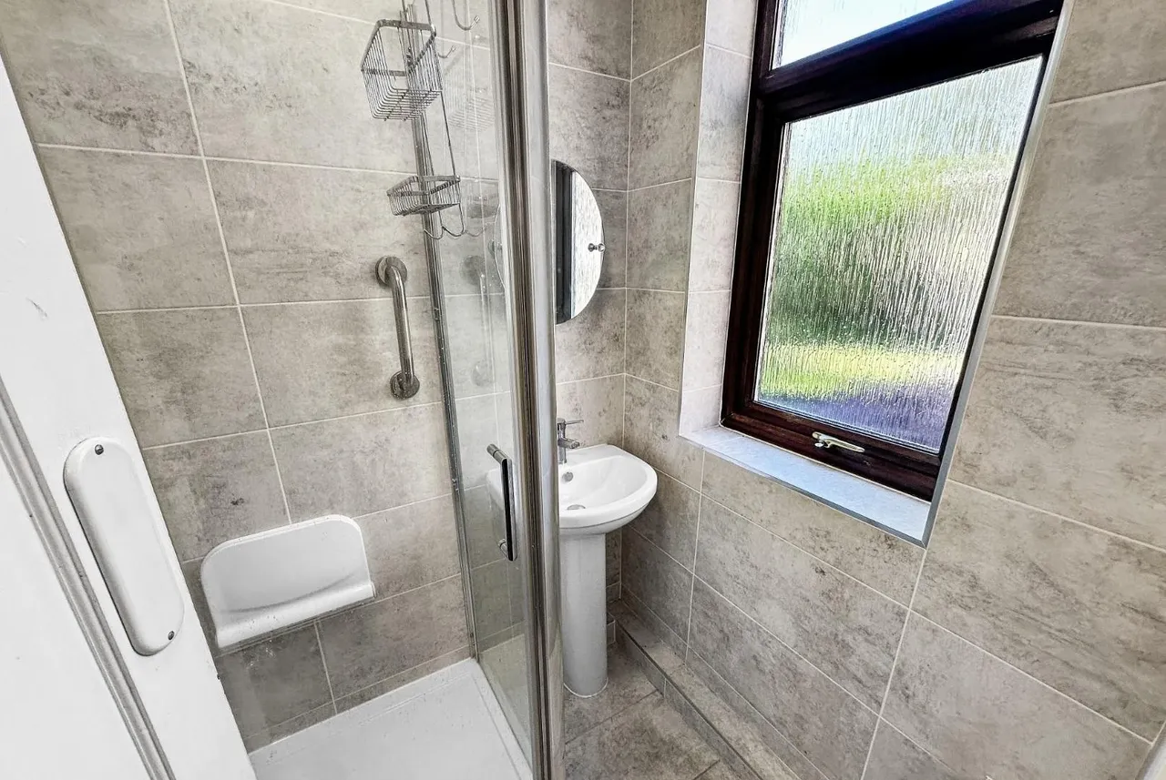 Tithebarn Road, Hale Barns, Cheshire WA15 0HW, photo 8