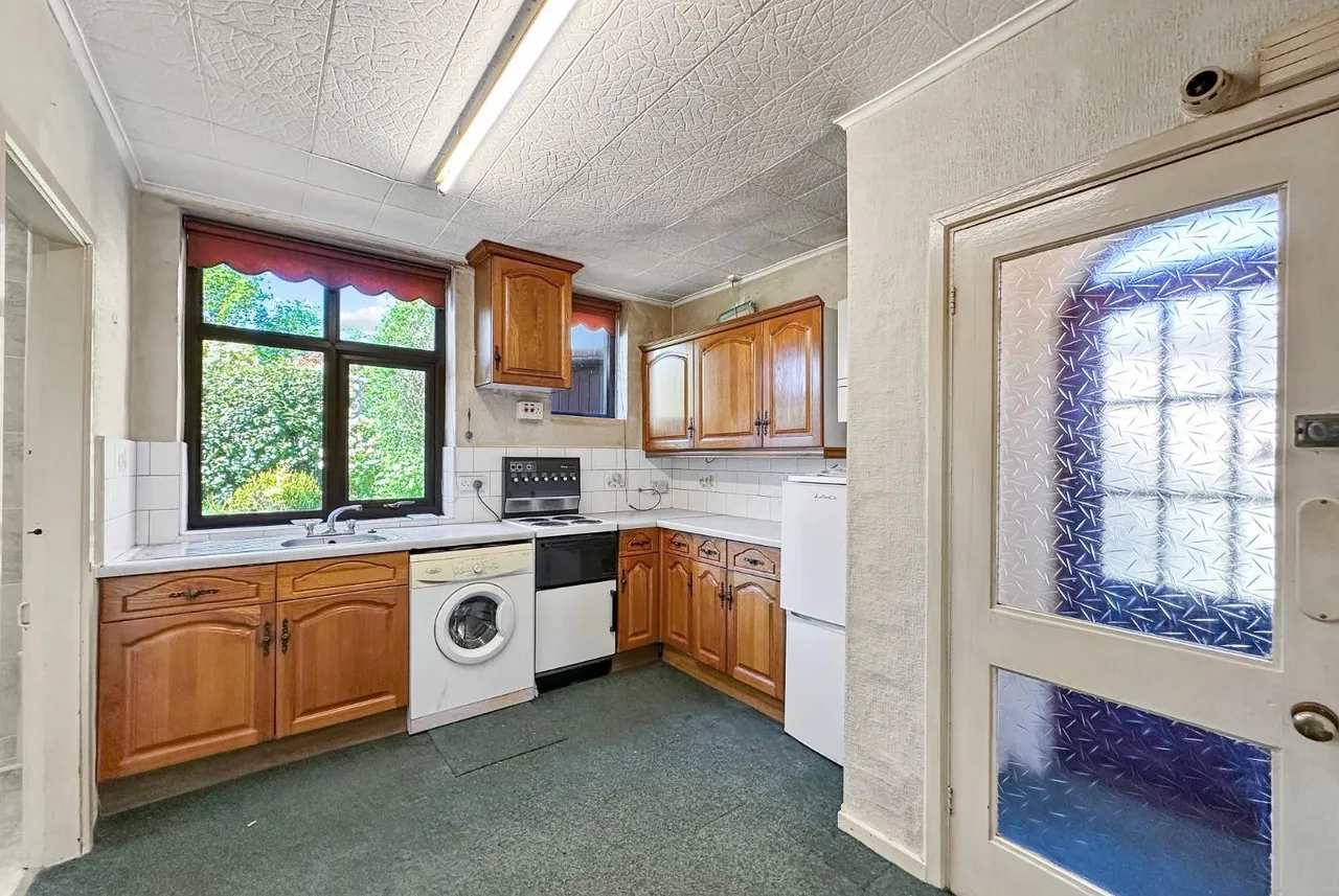 Tithebarn Road, Hale Barns, Cheshire WA15 0HW, photo 5
