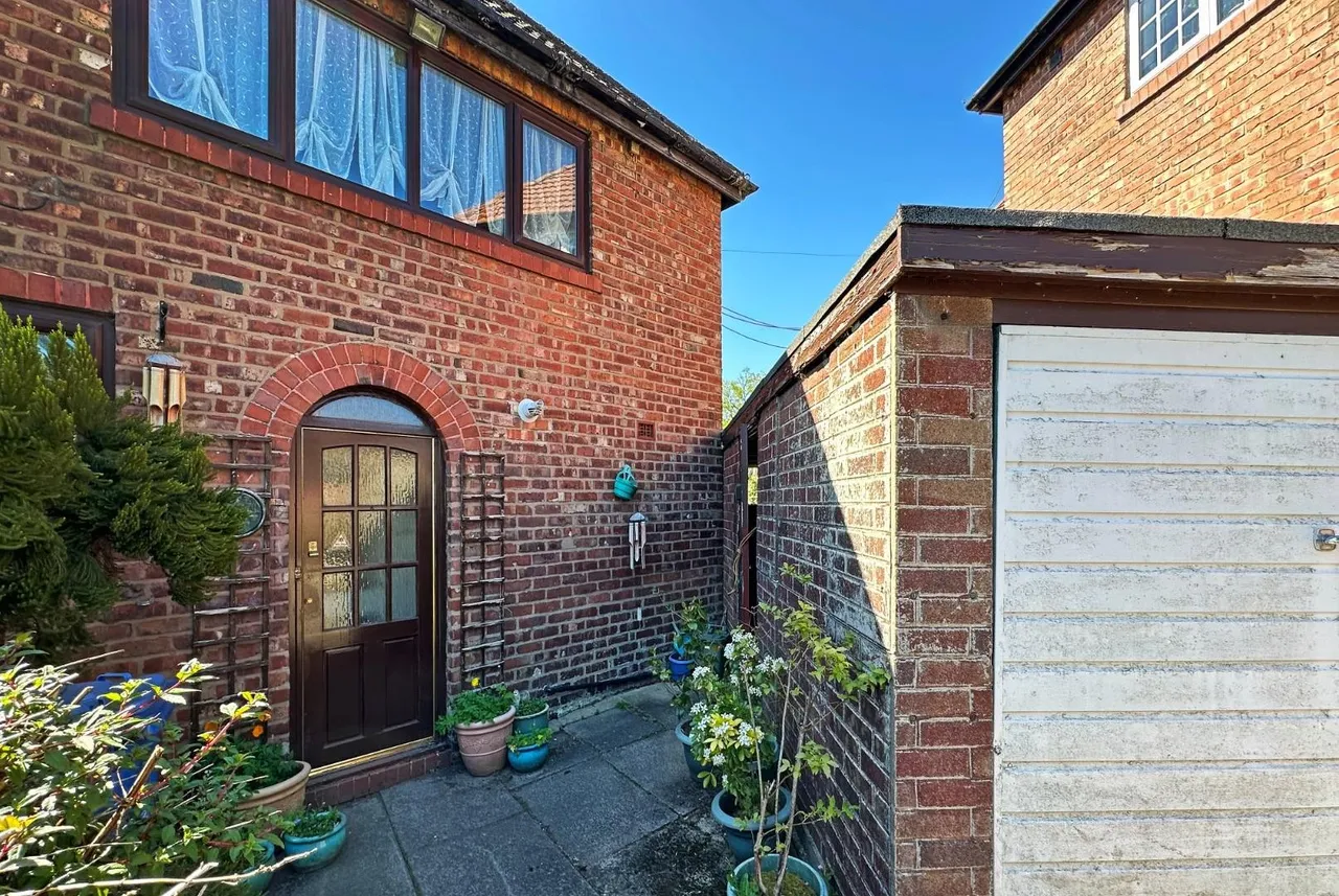 Tithebarn Road, Hale Barns, Cheshire WA15 0HW, photo 23