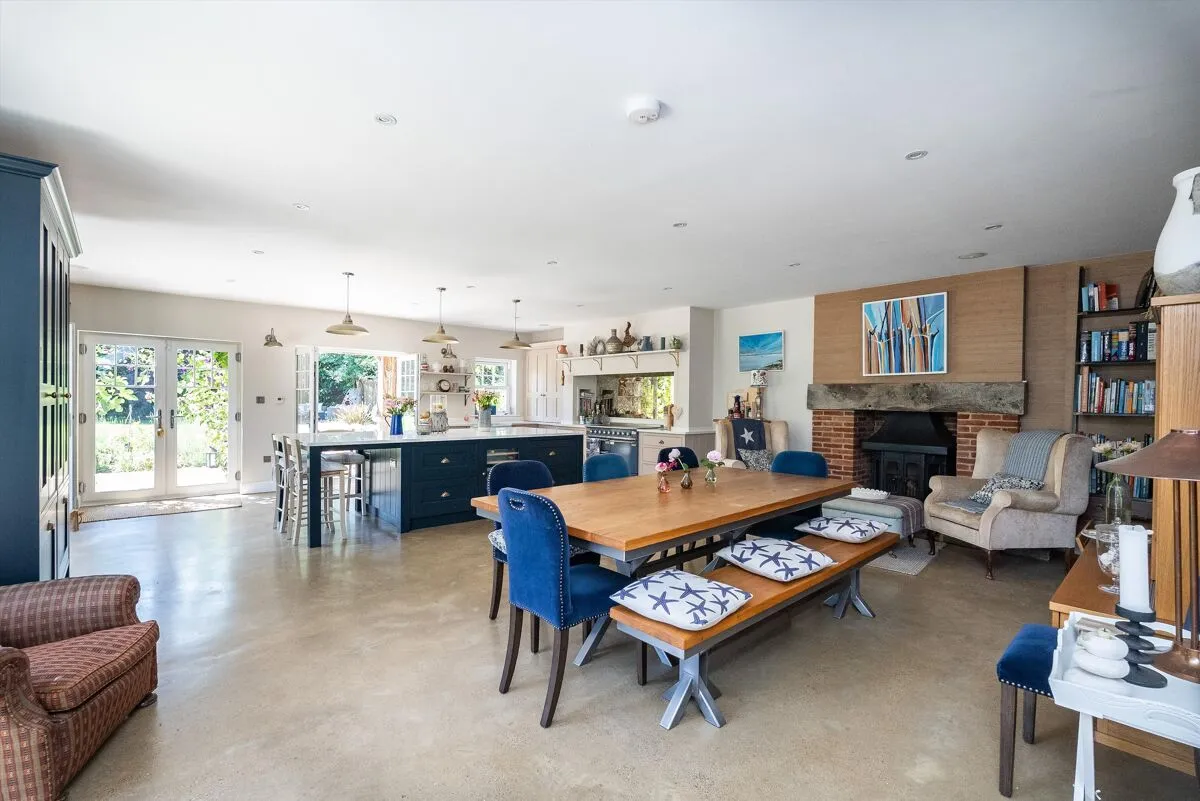 Heath View, East Horsley, KT24, photo 2