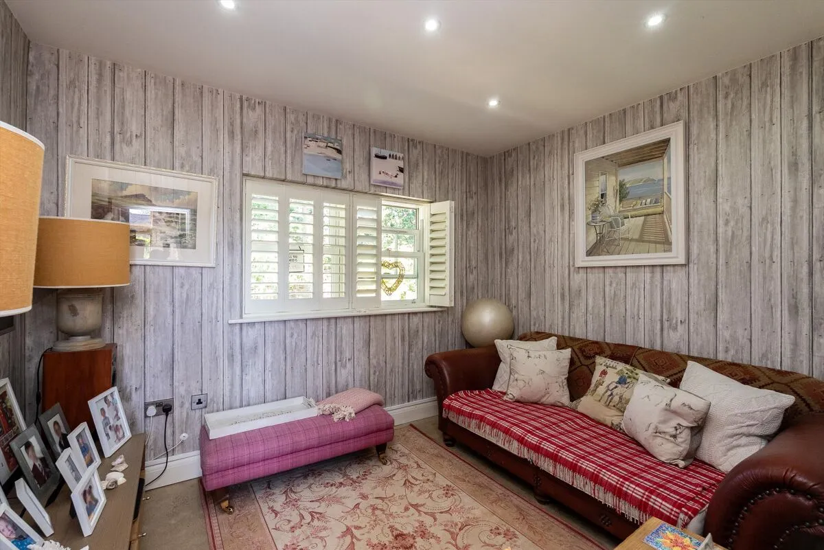 Heath View, East Horsley, KT24, photo 10