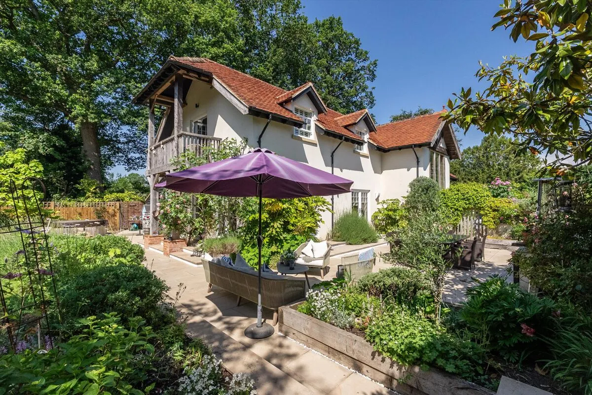 Heath View, East Horsley, KT24, photo 13