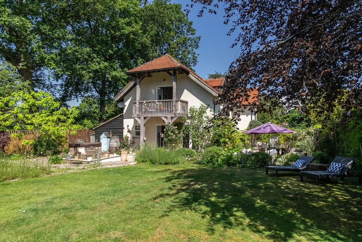 Heath View, East Horsley, KT24, photo 3